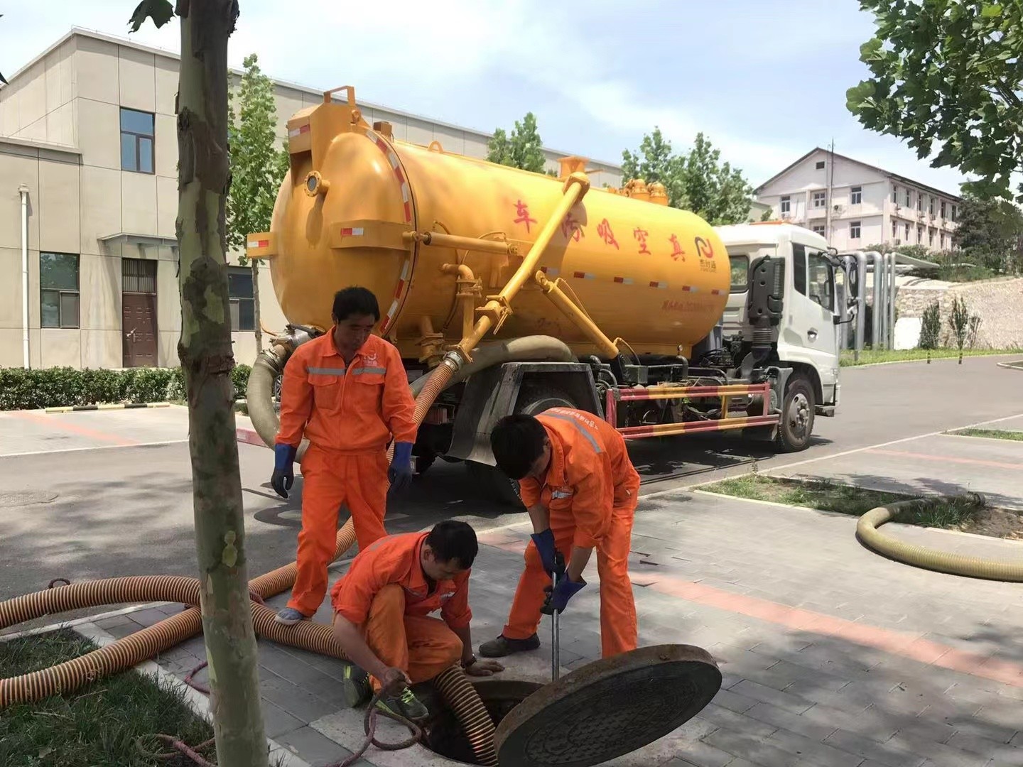 西陵化粪池清理与5-8吨吸粪车施工效率分析